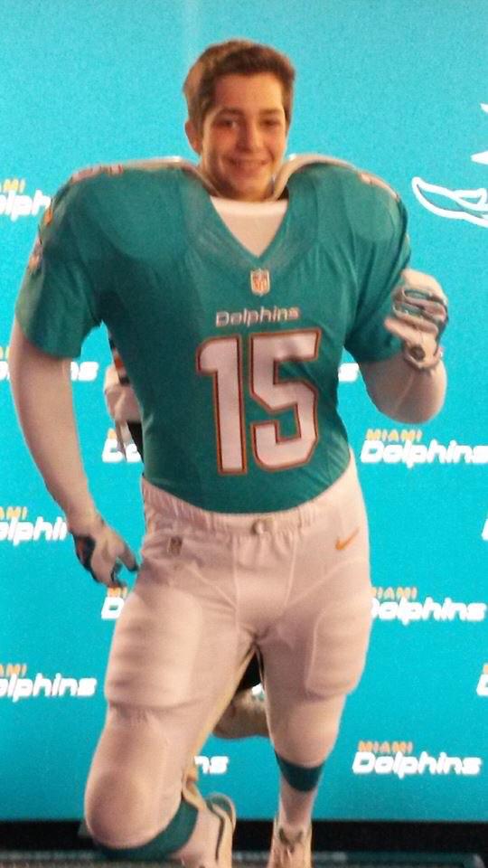 nick_messing's tweet photo. Dolphins New QB #FutureOfTheNFL http://t.co/w9outo6afg