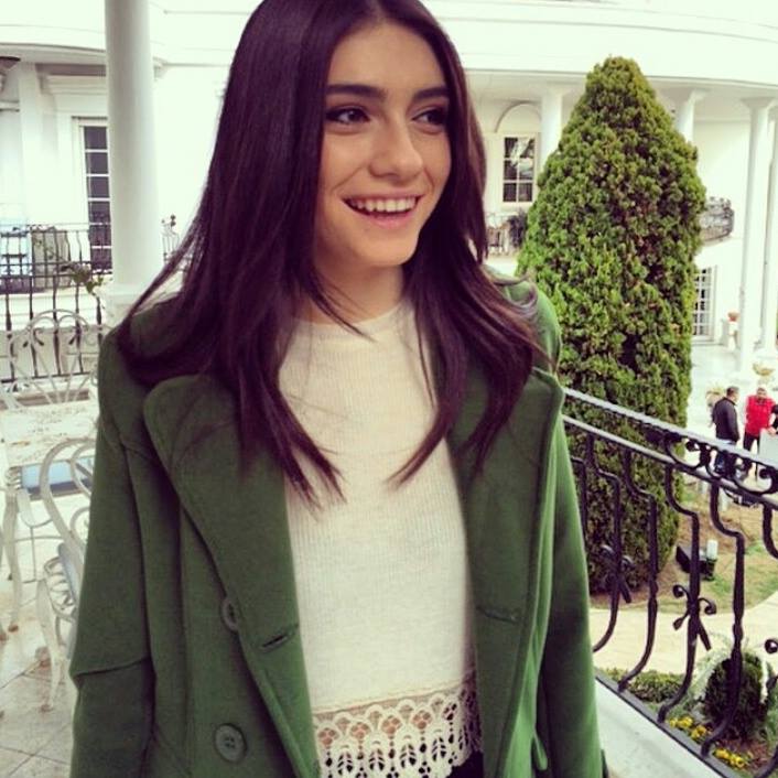HazarParody's tweet photo. #Medcezir #Eylul http://t.co/rrZ3kRUPzF