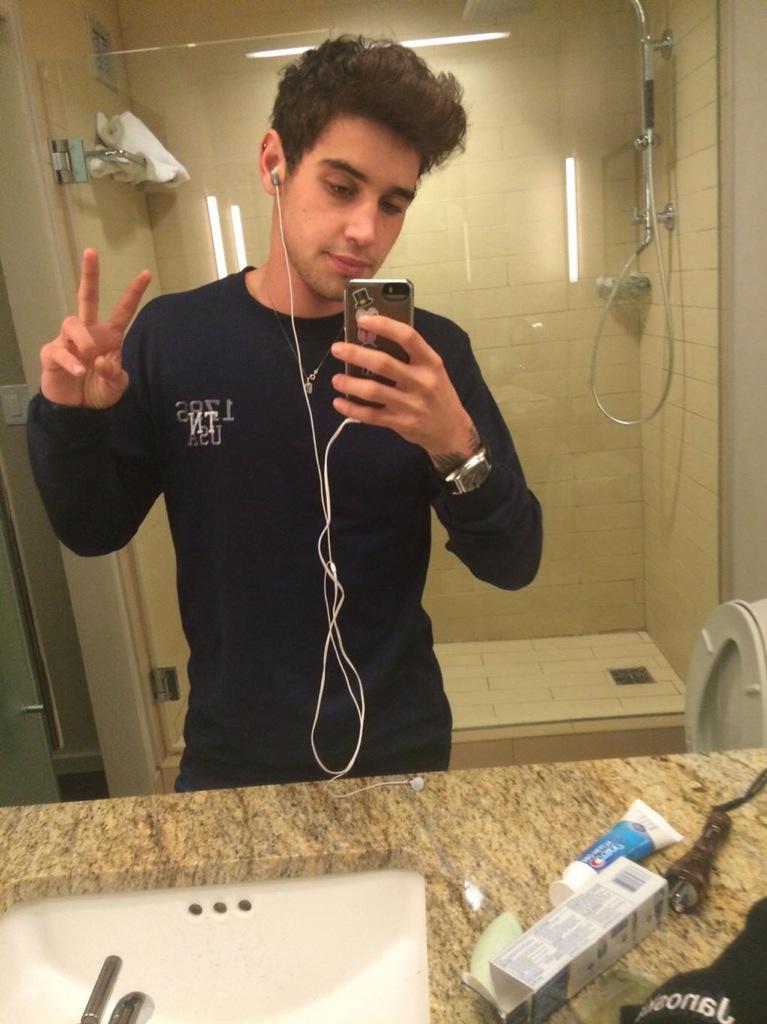 Ship 👉 <a href="/JaiBrooks1/">.</a> ❤️ @xSHAINABR00KS