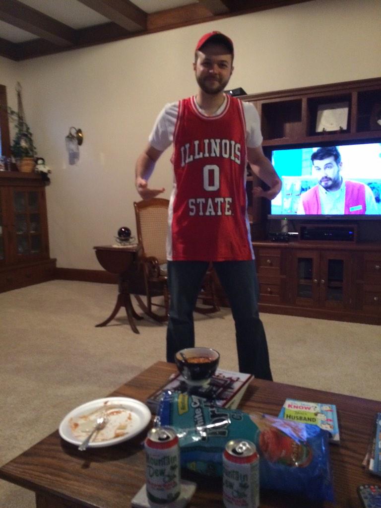 RedbirdBballFan's tweet image. Wore my @Osiris_Eldridge jersey today &amp;amp; now @DaishonKnight switched to #0 #isitasign? #thinkso