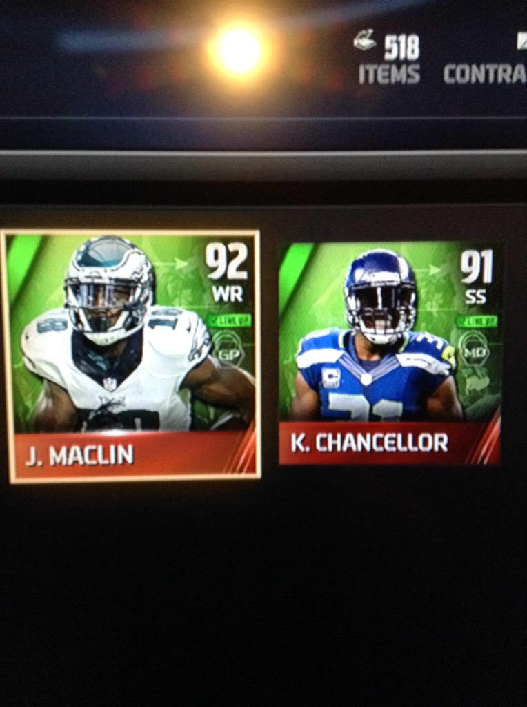 Mutbox21's tweet image. Big Giveaway Follow and Retweet to enter Winner chosen at 300 Followers or 200 Rt