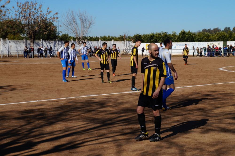 Futbol7Bravo's tweet photo. Tercera GI. Imágenes del Torre de la Reina 0 - @guillena_cf 0. No le vale a ninguno, puntúan los visitantes http://t.co/c5uYqyq3ql