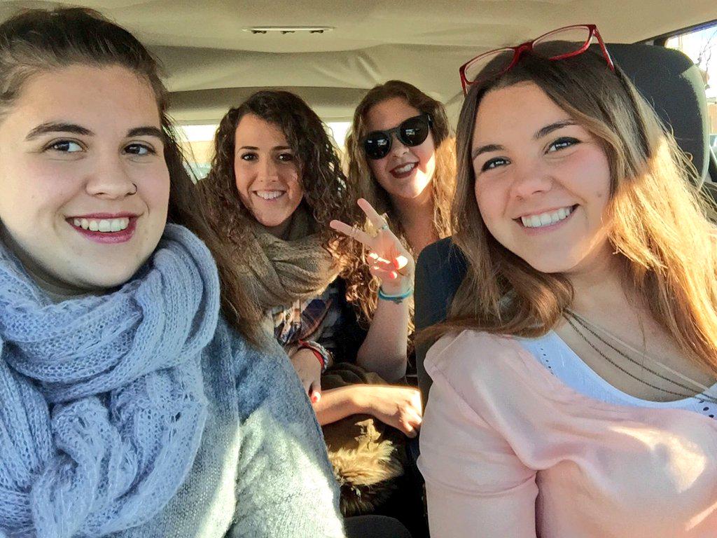 nekanee_'s tweet photo. Gran día, mejor con ellas http://t.co/phC7ECuaLv