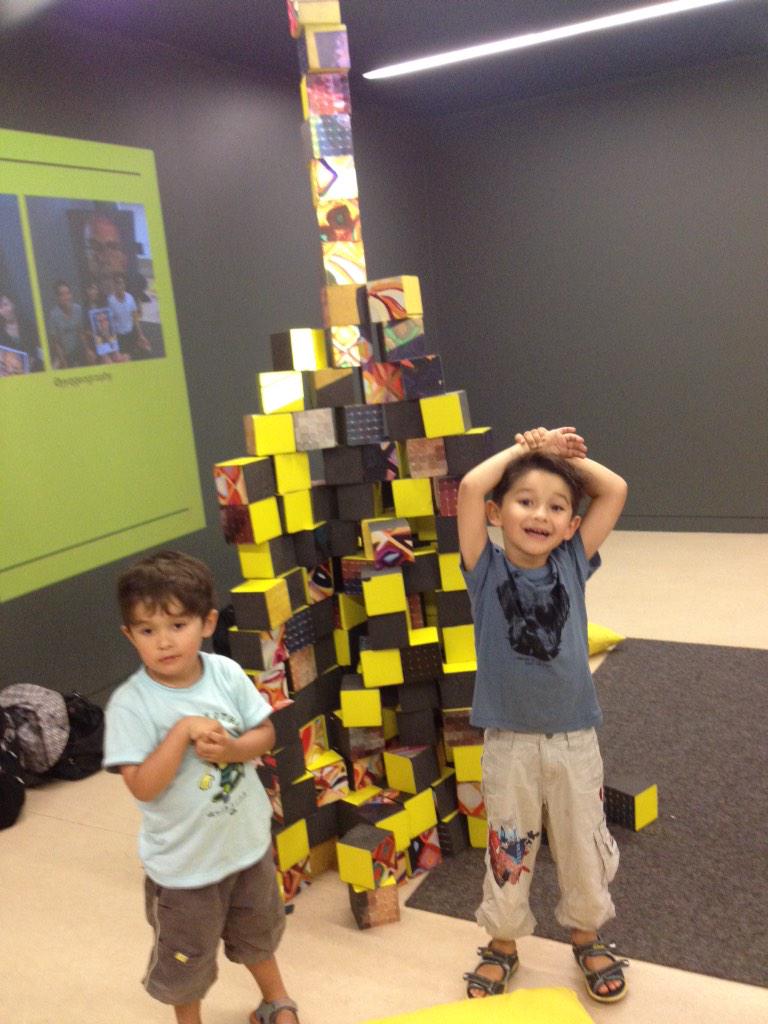 GiovanniDozzi's tweet photo. Kids doing art #mcakids http://t.co/cmBGR8fuvy