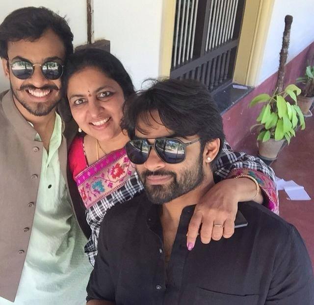 Team Sai Dharam Tej on Twitter: "#SDT With his Mom and Bro Vaisshnav for Pongal @SaiDharamTej_FC @MegaStars_FC @AlwayzRamCharan @AlluArjunAdicts http://t.co/mtCS8gkCzU" / Twitter