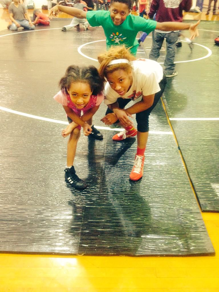 iiAm_Nae's tweet photo. - #MiniMe . 💪👧 http://t.co/1jbMmVQSRG