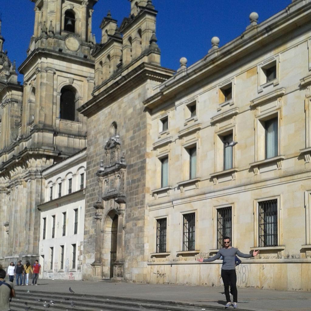 JanierPeralta's tweet photo. Sentro historico de Bogota http://t.co/jGZAF80Ybs