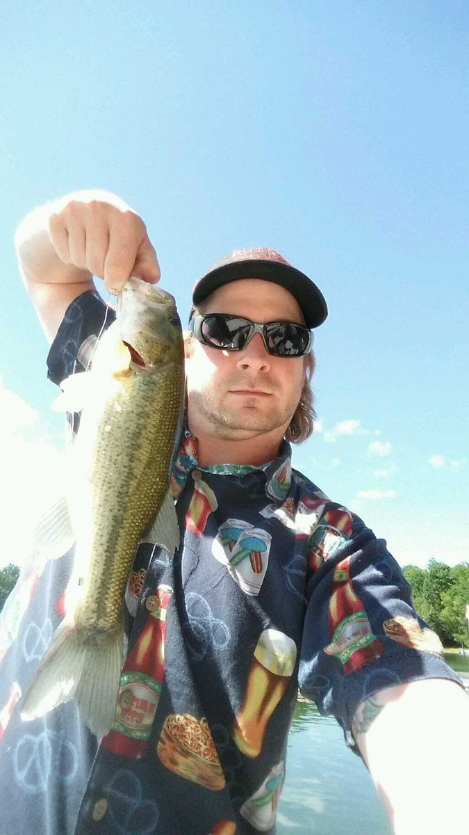 fishselfie's tweet photo. #fishing Jose lake #Michigan #largemouth on a green spinner. http://t.co/fQgz9gh8YK