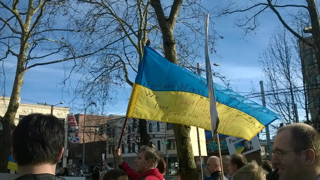 Tenax_Imperii's tweet photo. I attended a rally in Seattle for Ukraine, and to support #freesavchenko.  Slava Ukraini, Slava heroyam! http://t.co/IrQZsXXNM8