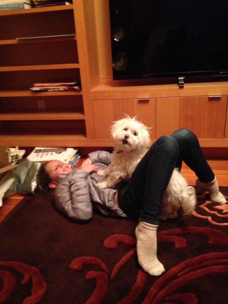 Lolzzz at the pictures my mom sends me so I know what I've been missing out on since I've been away 😂😂😂