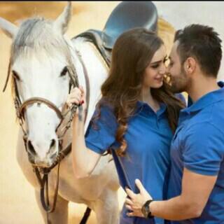 عـن كـل خلـق الله،معاك أسلى
ومن دونـك،أنـا أتـوه مـن دونك
بـ عيـونـك أشـوف الحيـاة،أحلى
الله لا يحرمني،مـن:عيـونـك..