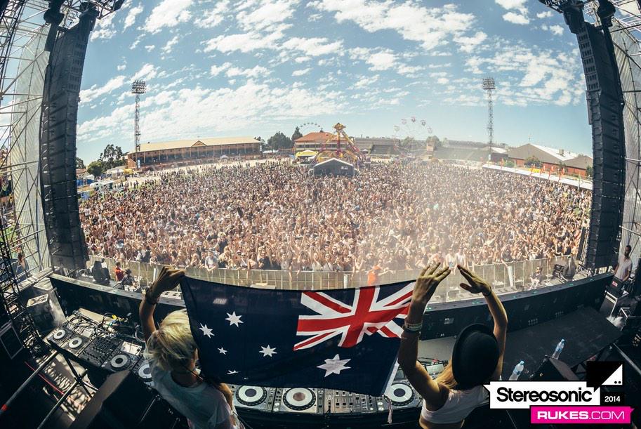 nervomusic's tweet photo. Happy Australia day to all our little Vegimites!! 🇦🇺🇦🇺🇦🇺 http://t.co/BridzF1dXH