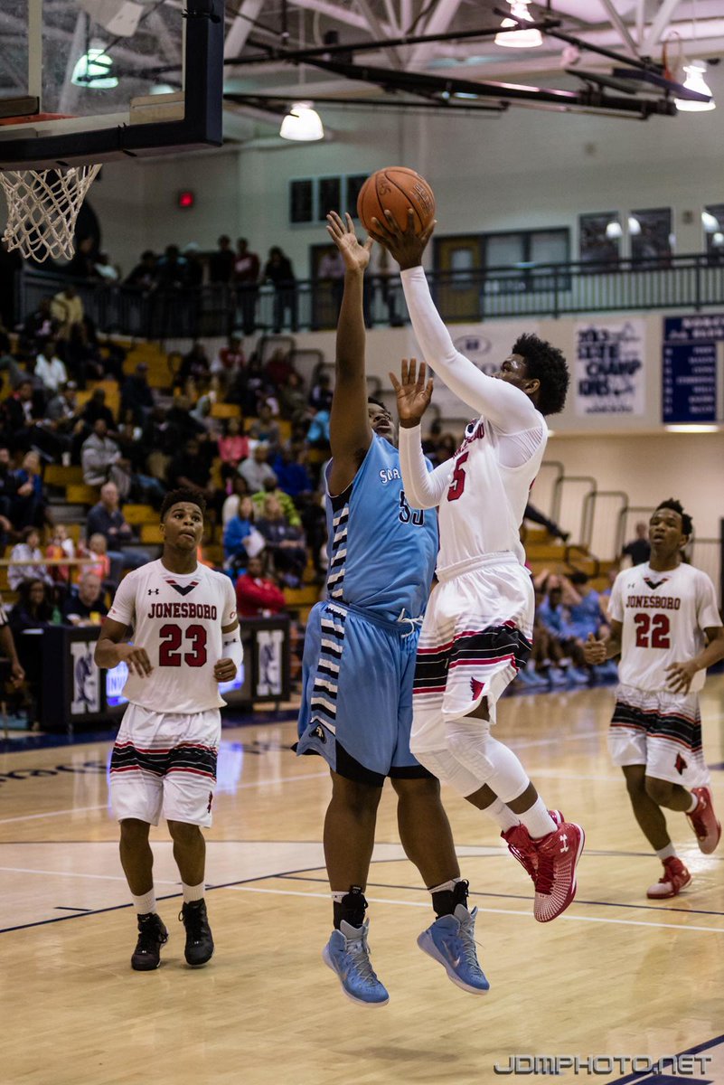 GabrielCStovall's tweet photo. @austin_ballout5 shook off early foul trouble to lead #Jonesboro in the #HiltonInv yesterday. @crescent_buzz http://t.co/uEkeEg0BZg