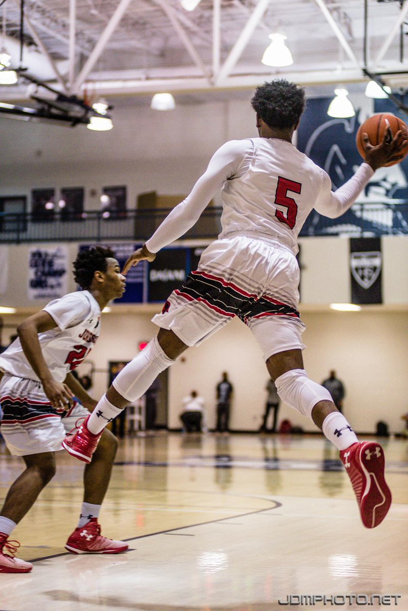 GabrielCStovall's tweet photo. @austin_ballout5 shook off early foul trouble to lead #Jonesboro in the #HiltonInv yesterday. @crescent_buzz http://t.co/uEkeEg0BZg