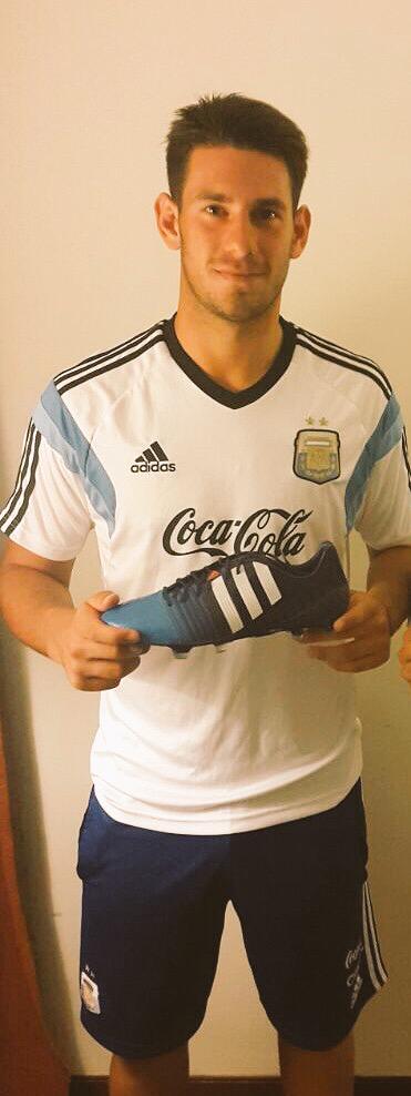 AbatallaOK's tweet photo. Mis nuevos #nitrocharge1.0 van a dar que hablar ✌️ @adidasAR @adidas_ES #therewillbehaters http://t.co/P4twI0t3m9