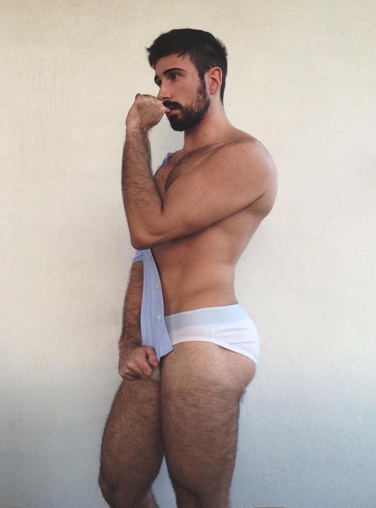 RastaNegra_'s tweet photo. Bendito sean los hombres barbudos ... #DomingoDeGanarSeguidores http://t.co/bqBoXPSLAT