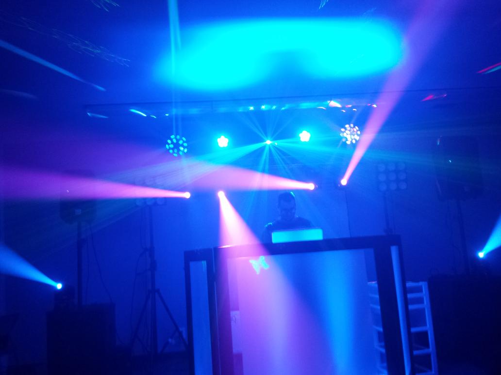 csmith_xyz's tweet photo. Played with the @ChauvetDJ toys for a bit today! #lighting #dj #effectslighting #equipment http://t.co/rrLnDZE1qp