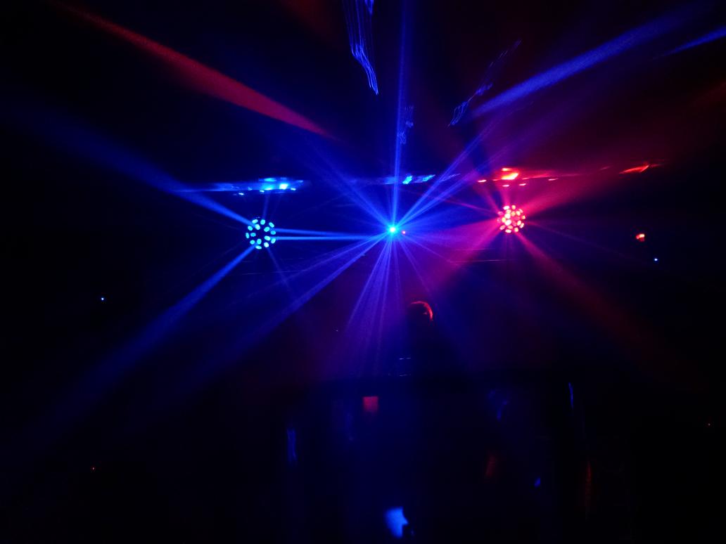 csmith_xyz's tweet photo. Played with the @ChauvetDJ toys for a bit today! #lighting #dj #effectslighting #equipment http://t.co/rrLnDZE1qp