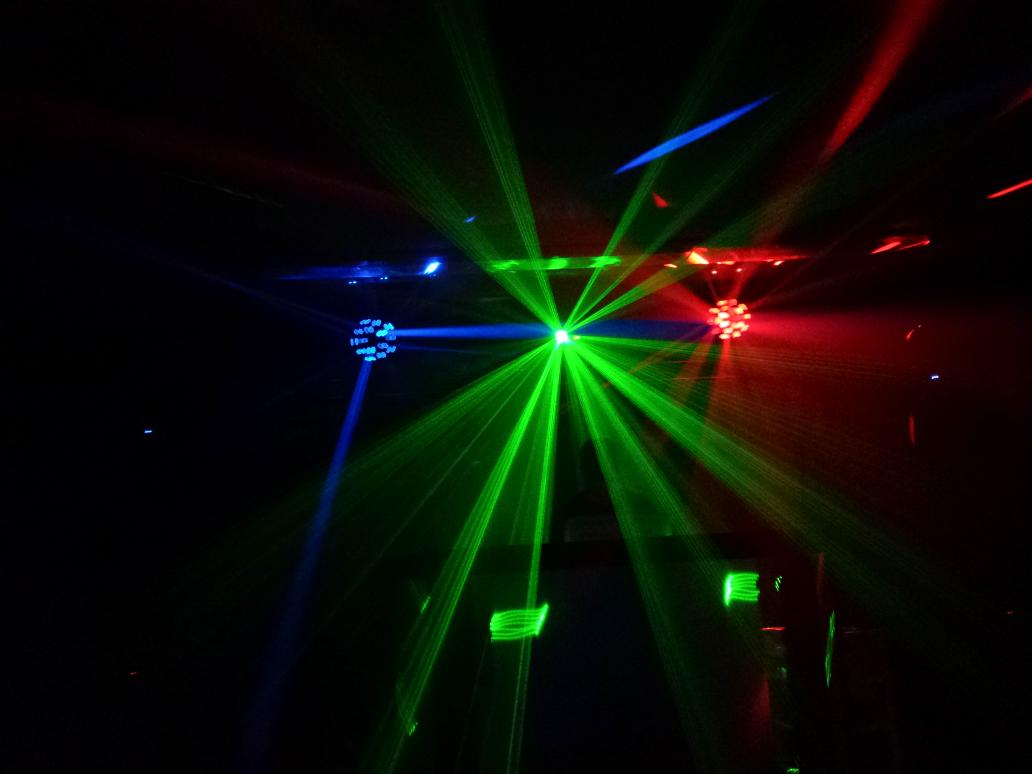 csmith_xyz's tweet photo. Played with the @ChauvetDJ toys for a bit today! #lighting #dj #effectslighting #equipment http://t.co/rrLnDZE1qp