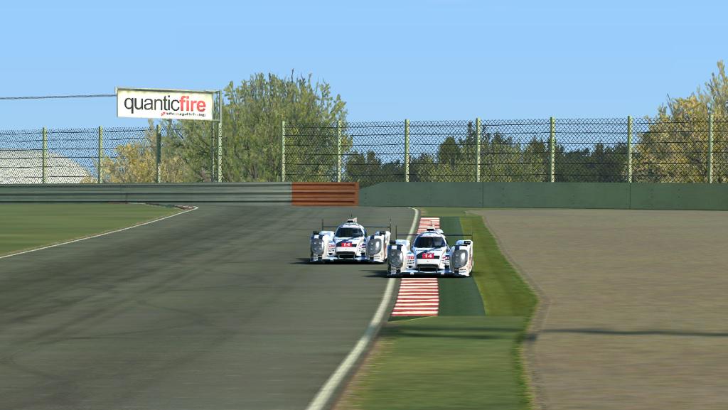 朝からポルシェ919HV同士でバトルなう。CPUのスリップについて合わせると、CPUも速く走ってくれるから走行しやすかった！けど、鬼ブロックしてくるエグさww