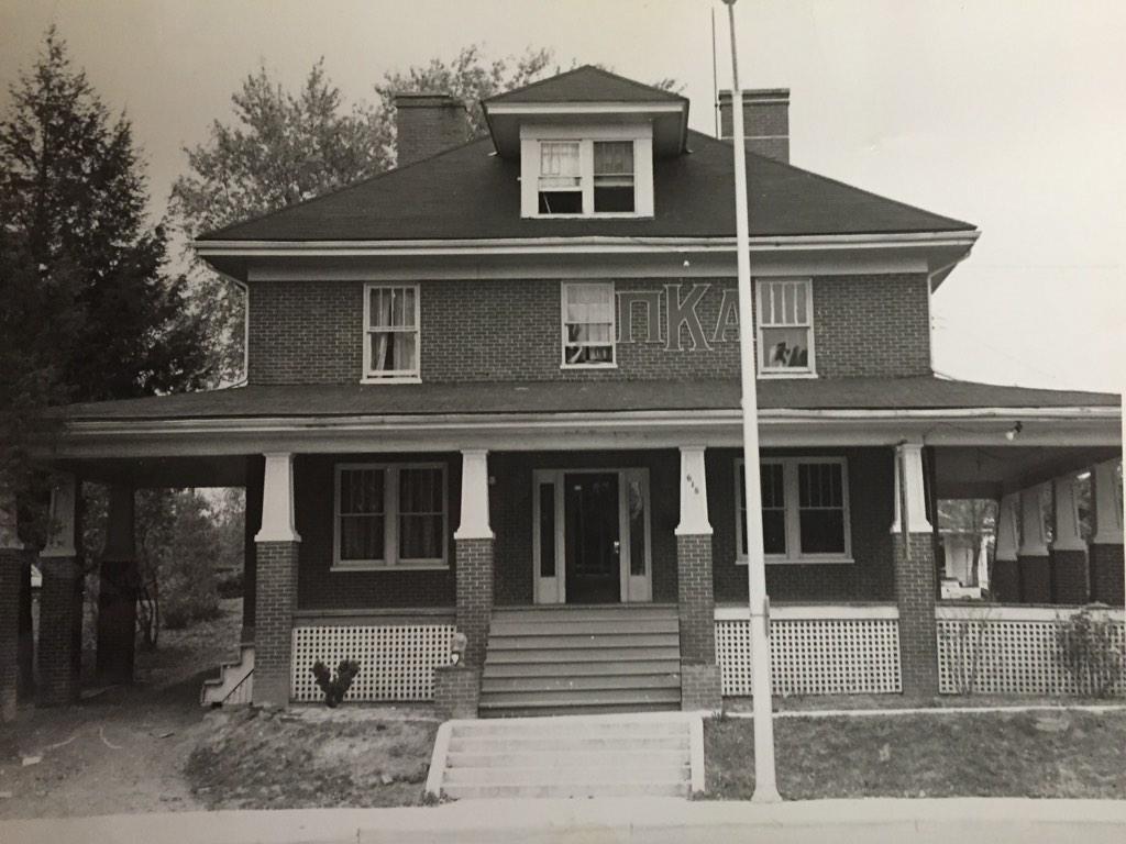 vtpikes's tweet photo. Throwing it back to our hold home on main street #throwback #Pike #Epsilon http://t.co/vS4EOvW8IU
