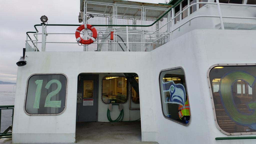refrizzle's tweet photo. 12ing on the ferry on the way to Lakewood today. Great day with Team Cazual. Puddle Jump here we come http://t.co/a3xQBiRhI9