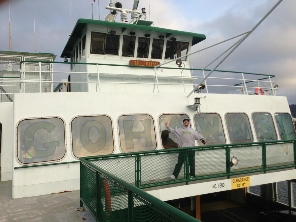 refrizzle's tweet photo. 12ing on the ferry on the way to Lakewood today. Great day with Team Cazual. Puddle Jump here we come http://t.co/a3xQBiRhI9