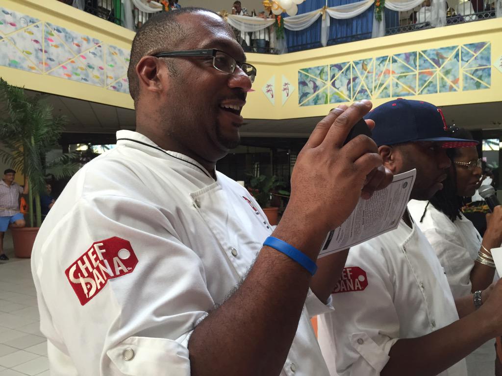 SandyMalone_'s tweet photo. #classic @dessertsbydana's face watching bridal #Cakedive today at #CaribbeanWeddingExpo in #StCroix! @HomelandPhoto http://t.co/MQi4PoNThs