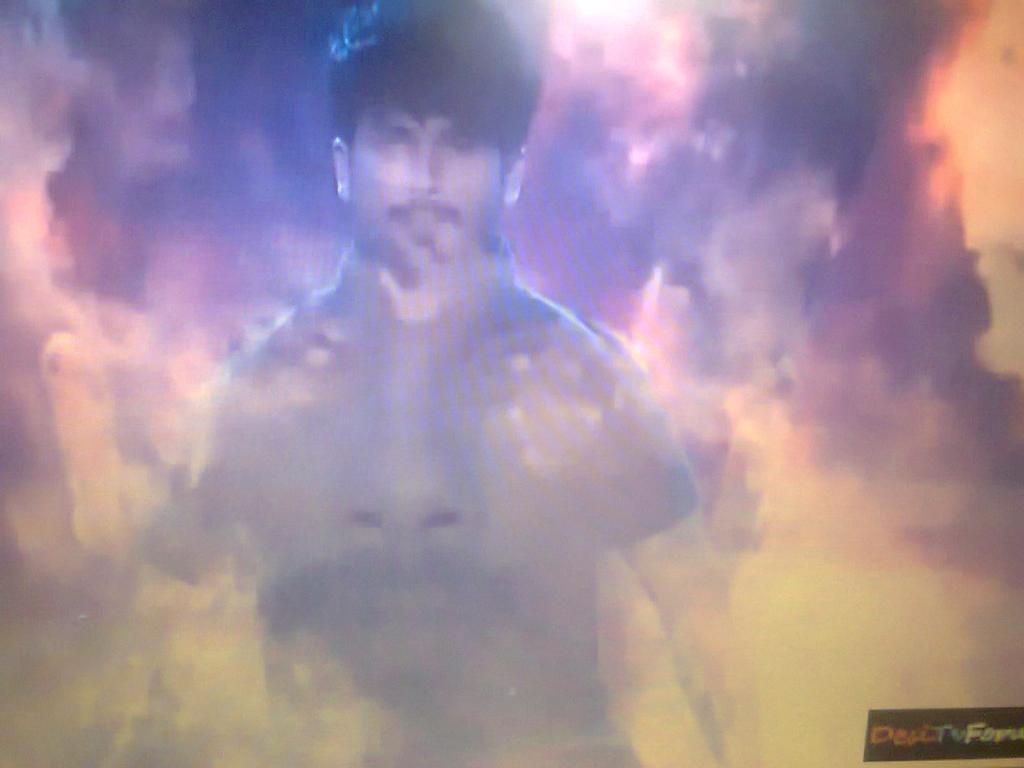 ShristiSr's tweet photo. Captured from the #StarGuild #ShahidPerformance. Awesome na @shahidkapoor ?? http://t.co/f6o6r4rFjr