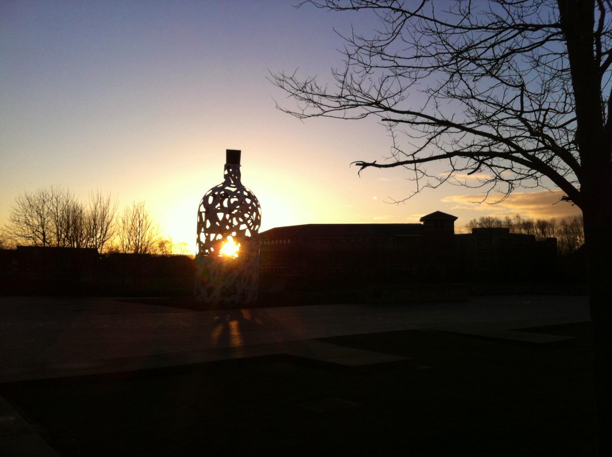 Happy Monday everyone! Are we all still on a high after a certain result this weekend? :D