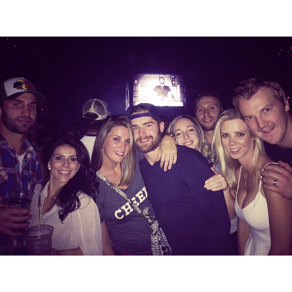 NancyChipchura's tweet photo. Fun time singing along with #EricChurch #TheOutsidersWorldTour  #NHLAllStarBreak http://t.co/PQTdOtM4s5