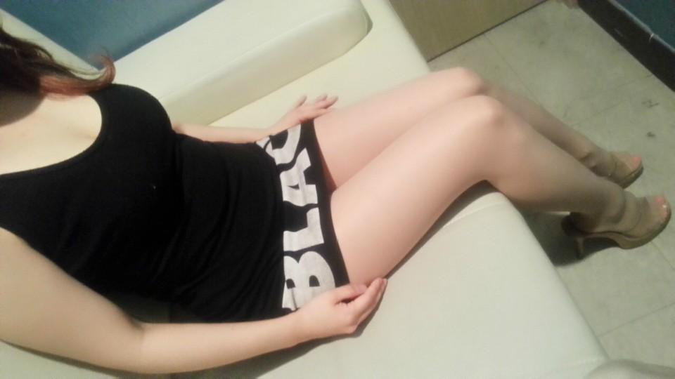 yupd10's tweet photo. 조신한 섹시미 몸매짱 뽀얀 슴가, 꿀벅지 은꼴 인증샷 실사! http://t.co/hIuqpGap7K