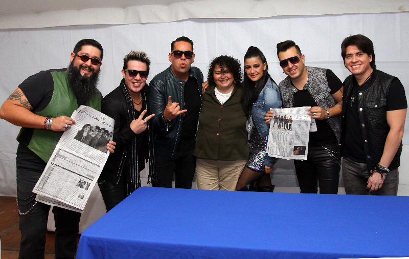 RenataMarrufo's tweet photo. Grax @MATUTEmx ¡la pasamos de poca m #TodosSomosOchenteros @jorgedalessio @Nachoizeta @irvingdrums #MeridaFest2015 http://t.co/khzcdD7Enp