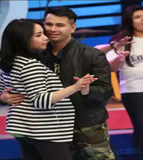 yg lg mkan siang sodorin pict biar cepet kenyang