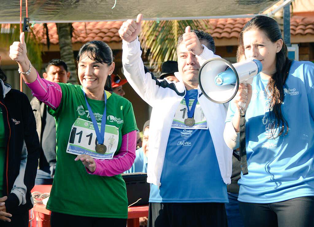 Regina_macin's tweet photo. #CarreraDolphin2015 @CinthyaOsorioG @MauricioGongora Un gusto compartir la mañana en esta carrera @delfinesMx http://t.co/Rg49JC5wNt