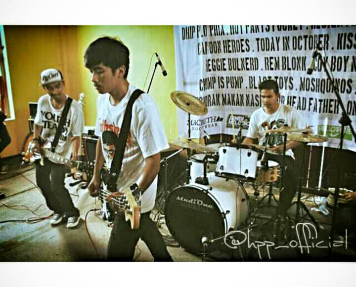 Hot pants pocket tweet media