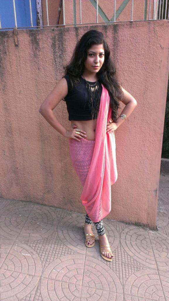 RitujaBakshi's tweet photo. @Style_Cracker #MakingIndiaStylish #SCFlashCard My republic day look. http://t.co/SGkkNMaEda