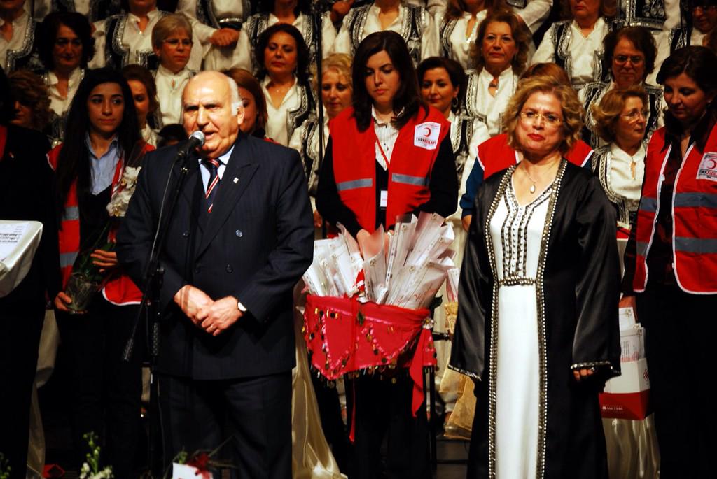 . <a href="/Kzlybursa/">Kızılay Bursa Şubesi</a> Kız Öğrenci Yurdumuz yararına konser veren Nilüfer Kadın Korosuna teşekkür ederiz. #YalnızDeğilsiniz