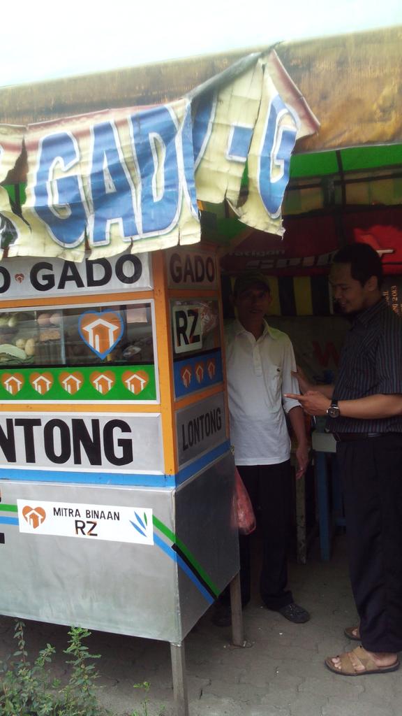 pemberdaya's tweet photo. Pendampingan bisnis member binaan @mandiribisa @rumahzakat @detikcom http://t.co/PXqp63BA9s