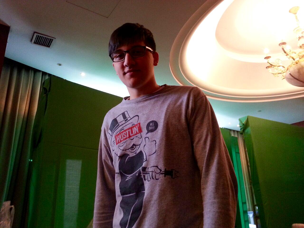 B8QlMKCIAAAGSMF.jpg:large