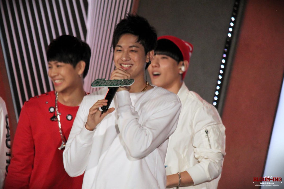 찬우야, 18번째 생일 축하해!
오늘 가장 행복한 하루가 되길 바라. :) ♥
#HappyChanwooDay Happy Birthday Chanwoo!