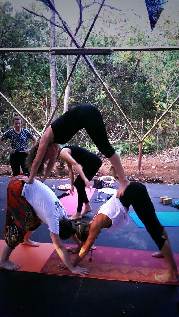 LisRoscoe's tweet photo. Only under the supervision of a #senioryogi is this possible #acroyoga @wenchebeard @adventureyogi @Yoga_Journal http://t.co/WkFIeFsxyj