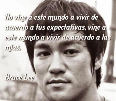 JUEGOSPS345's tweet photo. Céntrate en ti, lo que hagan y opinen los demás no es tu problema. http://t.co/wHtTEX6PbQ