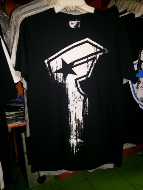 Famous oldskull design (black colour). order: 087875473182 / 27916B16  cc: <a href="/bangreey/">Fristian Dwi T</a>