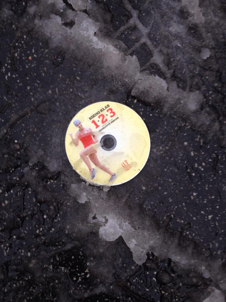 cat1tall's tweet photo. Der var vidst nogen der blev trætte af kuren 😃 #dropdet #kurenstarterførstifebruar http://t.co/7UBRt0gCXZ