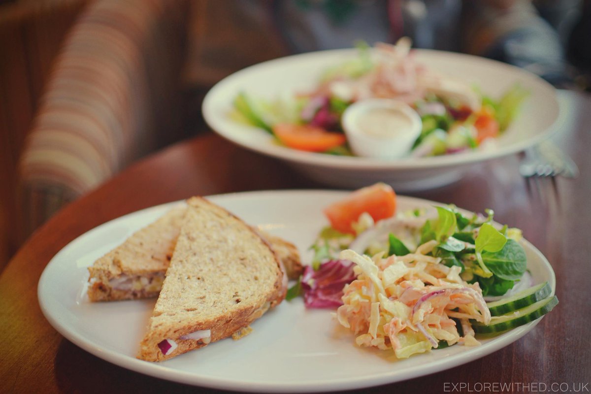 ExploreWithEd's tweet photo. #TastyTuesday The #CelticLounge, Penarth. Little Review: http://t.co/XeUKSQs6bL http://t.co/Lk7T06C3uM @MoretotheVale @ValeLife @PenarthView