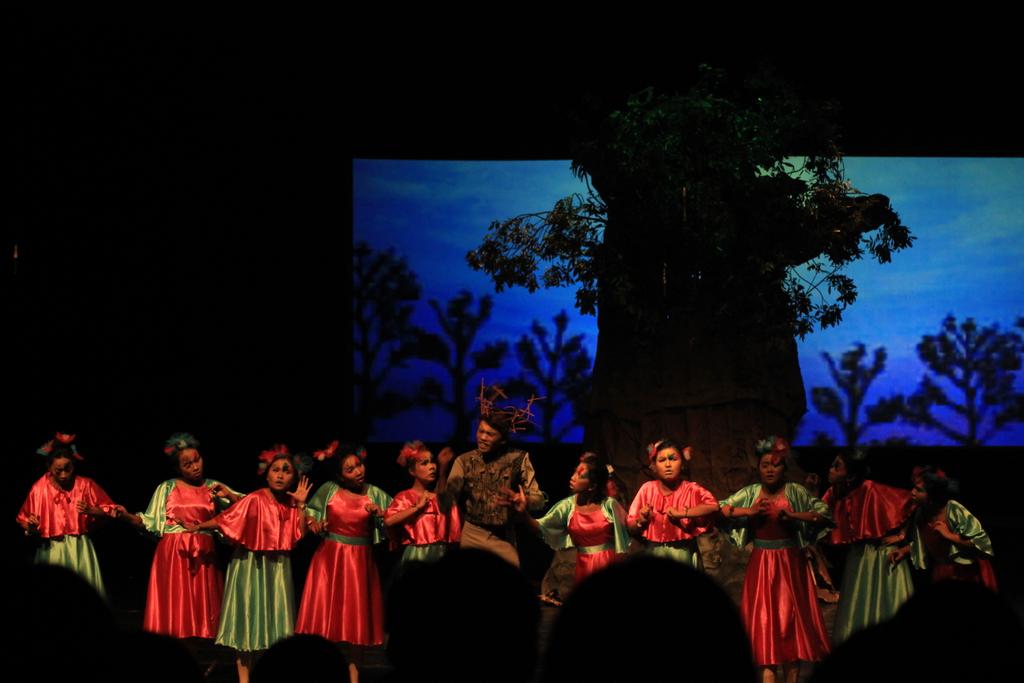 Masih ingat tahun lalu di bulan Mei? #PentasBesar2014 #Penbes2015 #AMidsummer