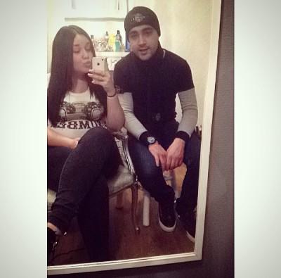 👫