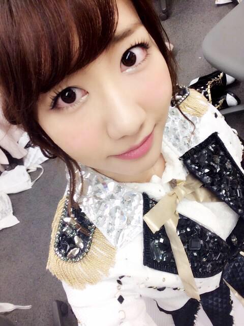 RankingAkb's tweet photo. どっちが好き？

小嶋陽菜→RT

柏木由紀→ファボ http://t.co/krpmob3JhY