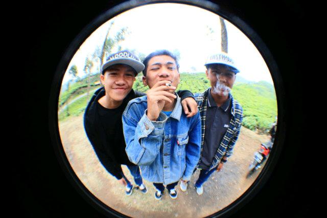 moonroots_bdg's tweet photo. :'( "@RizalLazirrr: Kangen kosan sipebi ajig:( ,dimana kita selau bertiga:((("@moonroots_bdg: http://t.co/URzjkOeTVI""